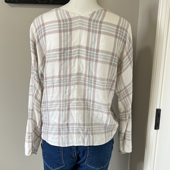 VINCE Plaid Crossover Blouse Long Sleeve Surplice Neck Super Soft Sz S - Picture 9 of 14
